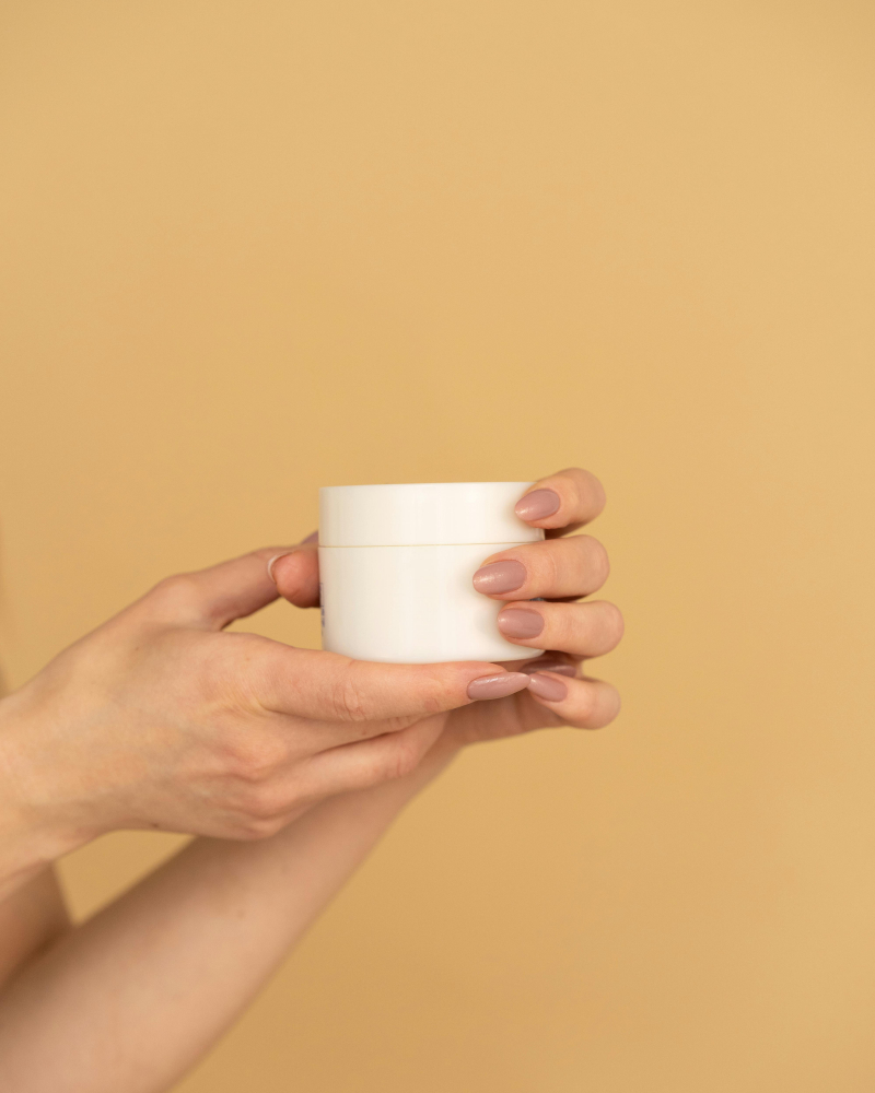 pexels-mikhail-nilov-6707337